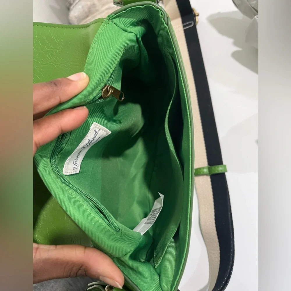 ❌SOLD❌ Universal Threads Co. Crossbody Bag - Picture 3 of 10